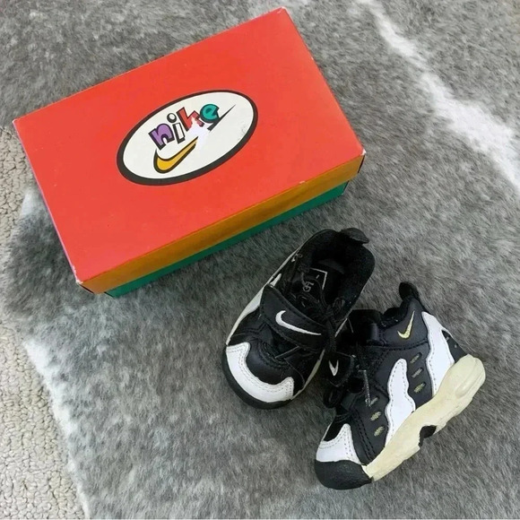 Vintage 1996 Nike Baby D.T. Max Sneakers - Picture 3 of 14